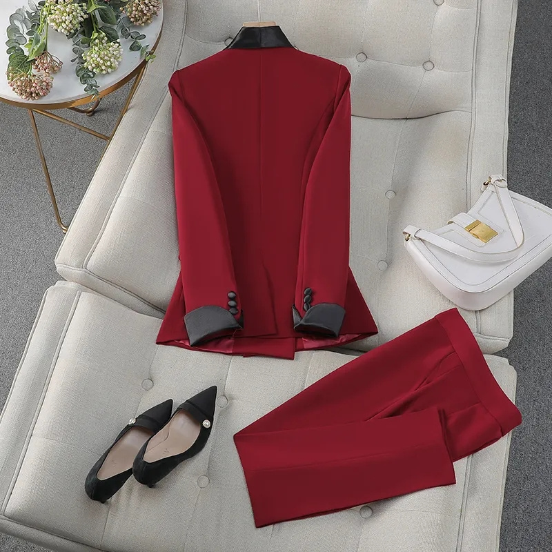 Women Formal Wear With Black Blazer - Şık Kırmızı Siyah Kadın Pantolon Takım